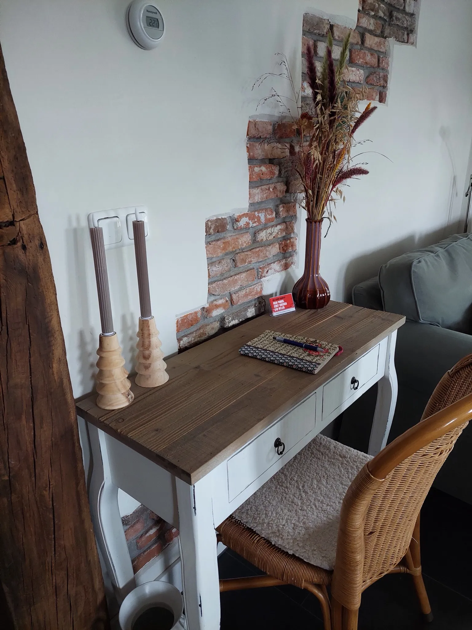 Dressoir met sfeervolle accenten in de woonkamer